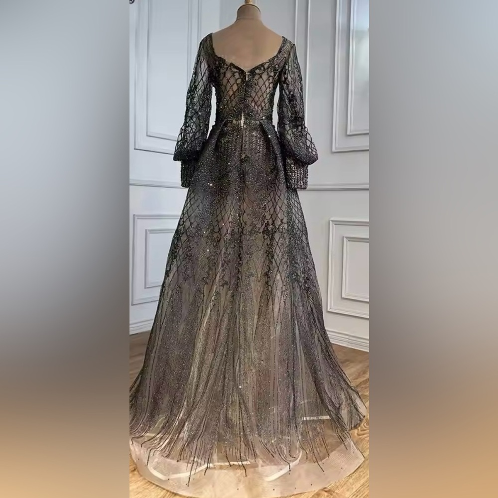 Formal Dress - Picture 4 of 4